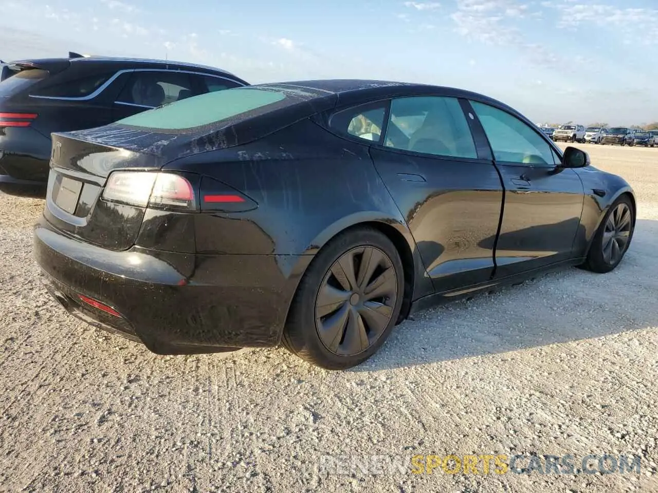 3 Photograph of a damaged car 5YJSA1E51NF487833 TESLA MODEL S 2022
