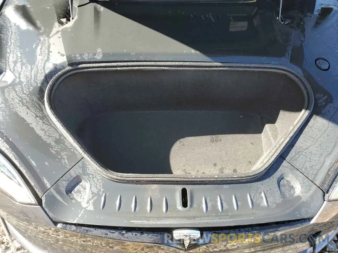 11 Photograph of a damaged car 5YJSA1E51NF488545 TESLA MODEL S 2022