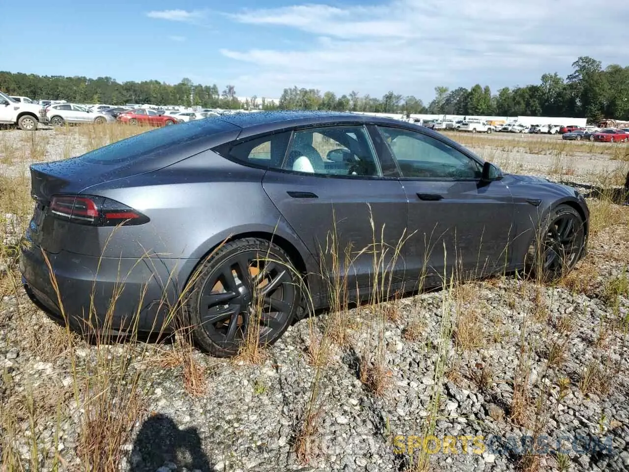 3 Photograph of a damaged car 5YJSA1E51NF488545 TESLA MODEL S 2022