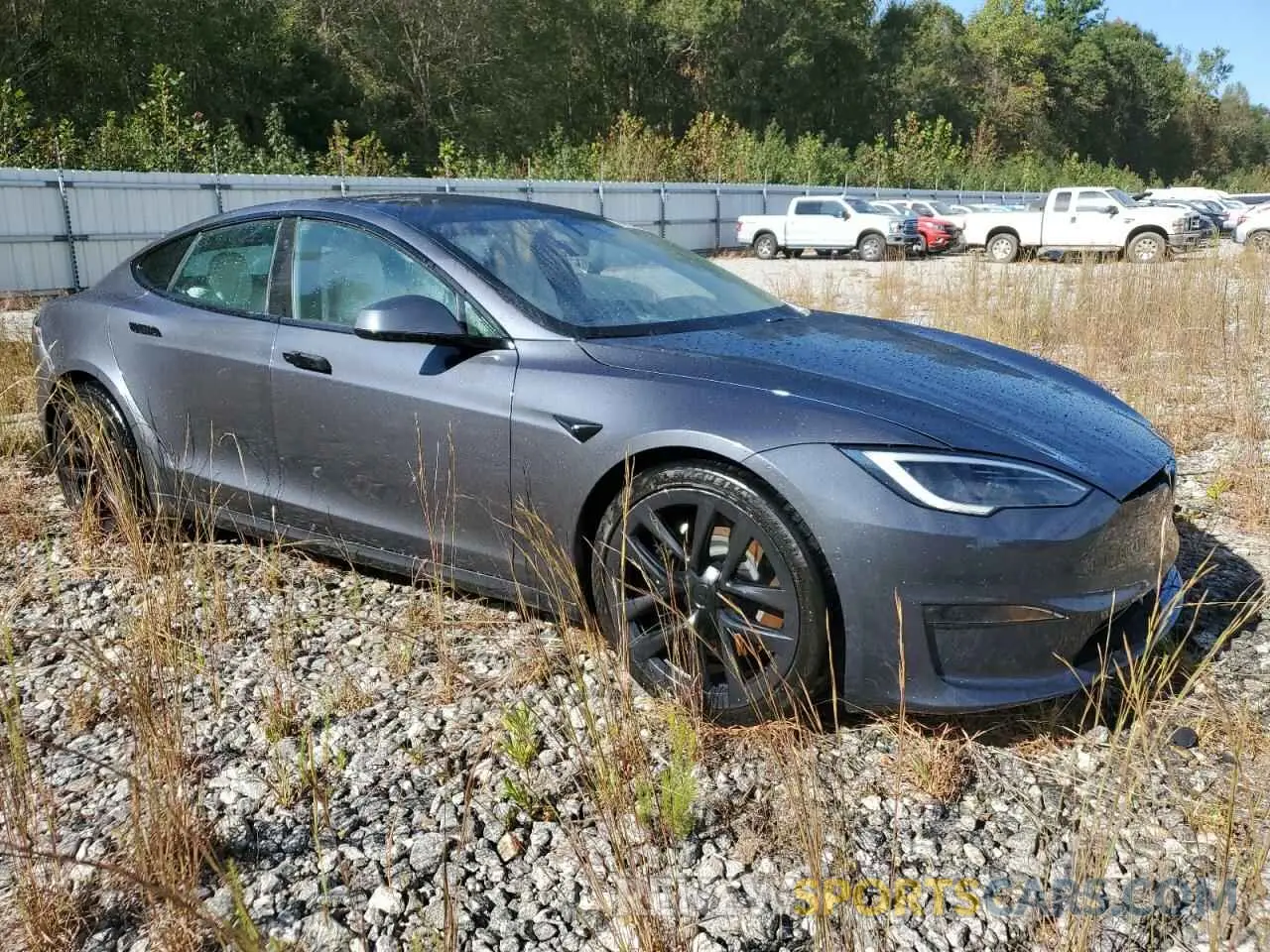 4 Photograph of a damaged car 5YJSA1E51NF488545 TESLA MODEL S 2022