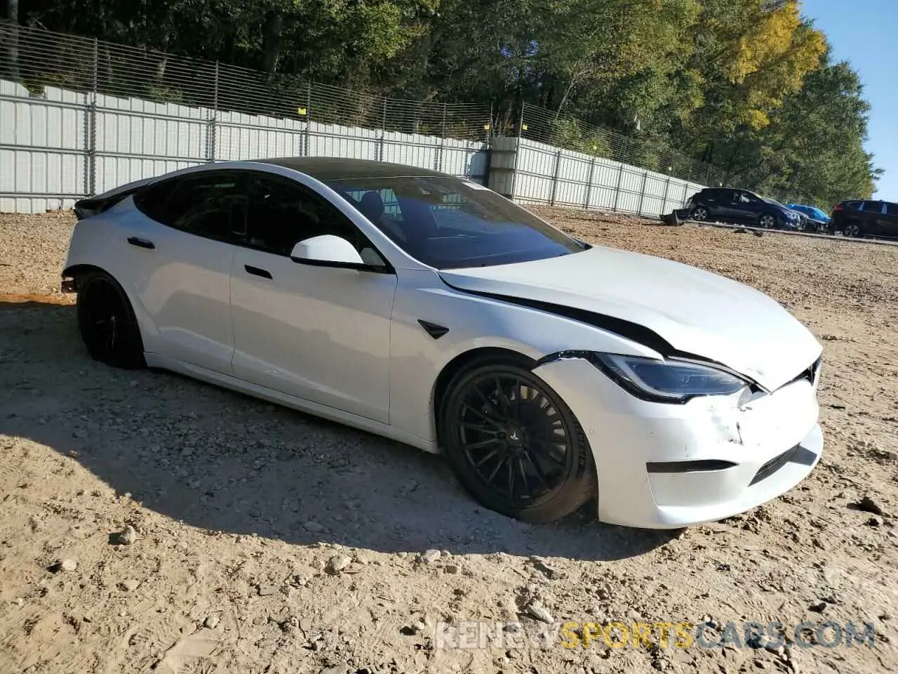 4 Photograph of a damaged car 5YJSA1E51NF489212 TESLA MODEL S 2022