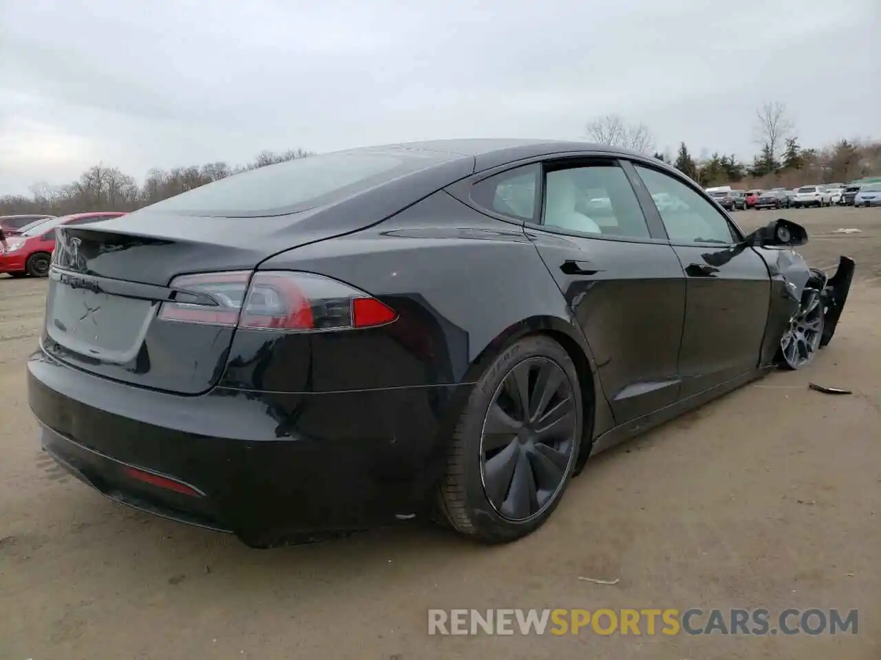 4 Photograph of a damaged car 5YJSA1E52NF471091 TESLA MODEL S 2022