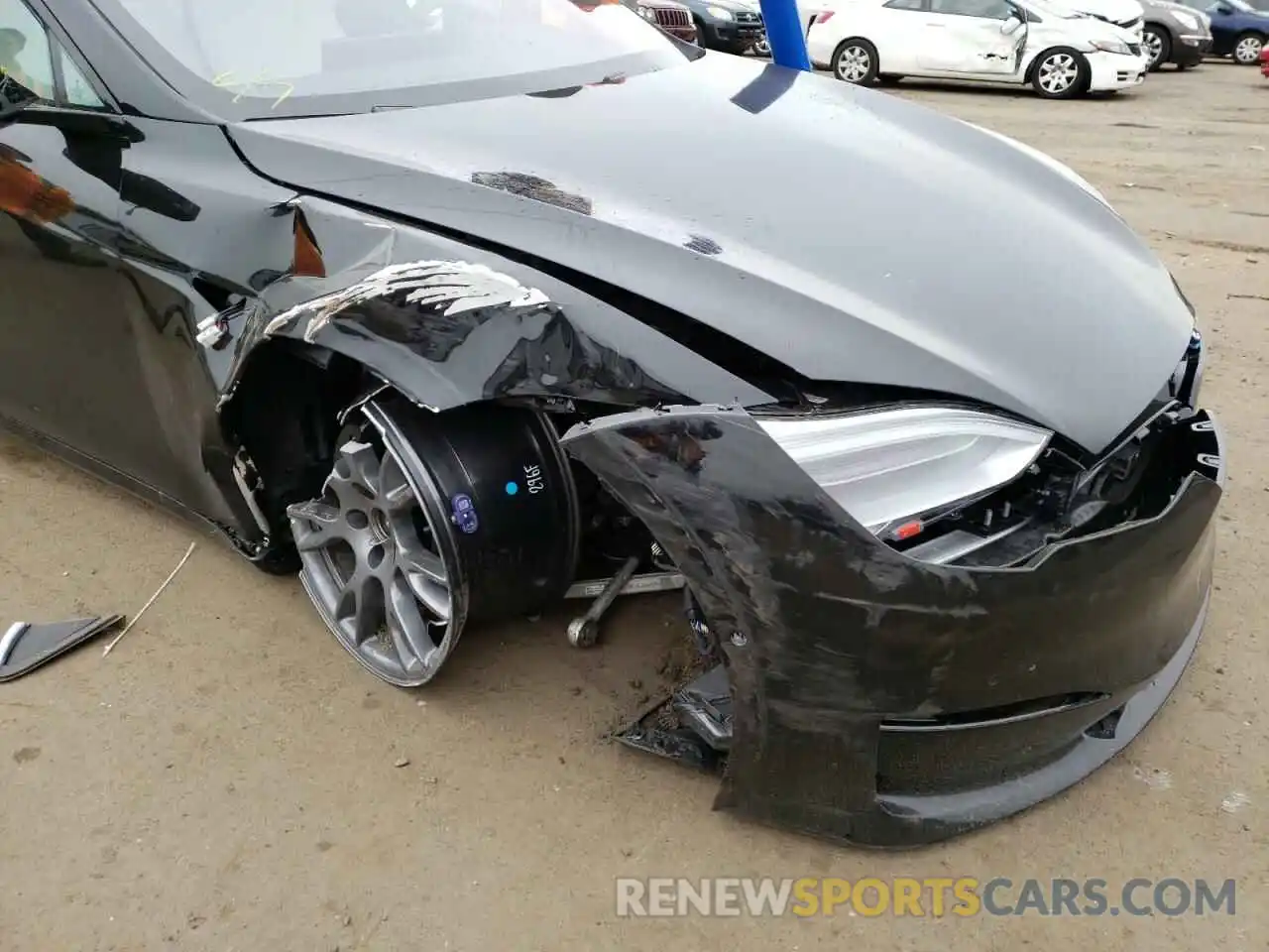 9 Photograph of a damaged car 5YJSA1E52NF471091 TESLA MODEL S 2022