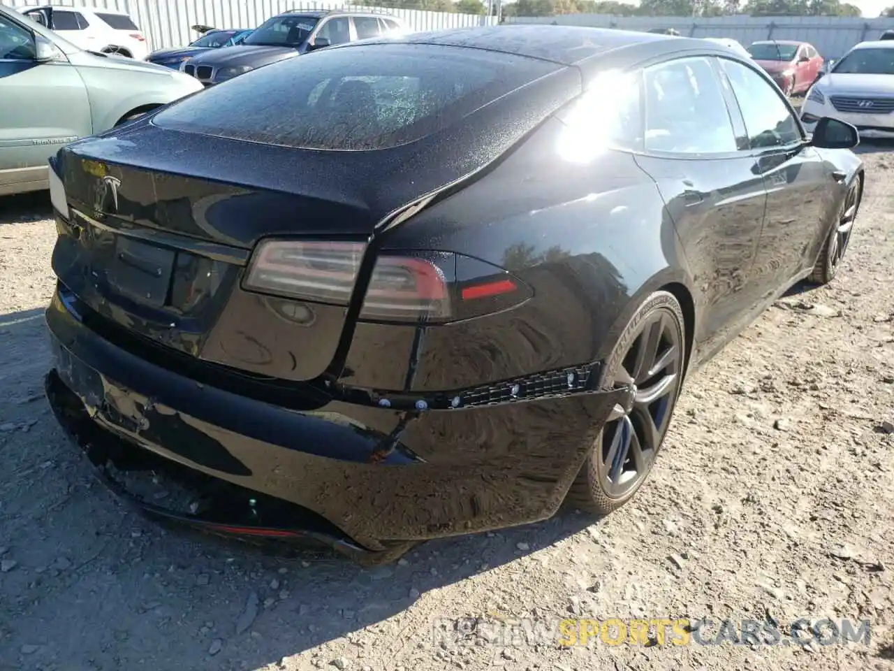 4 Photograph of a damaged car 5YJSA1E52NF477036 TESLA MODEL S 2022