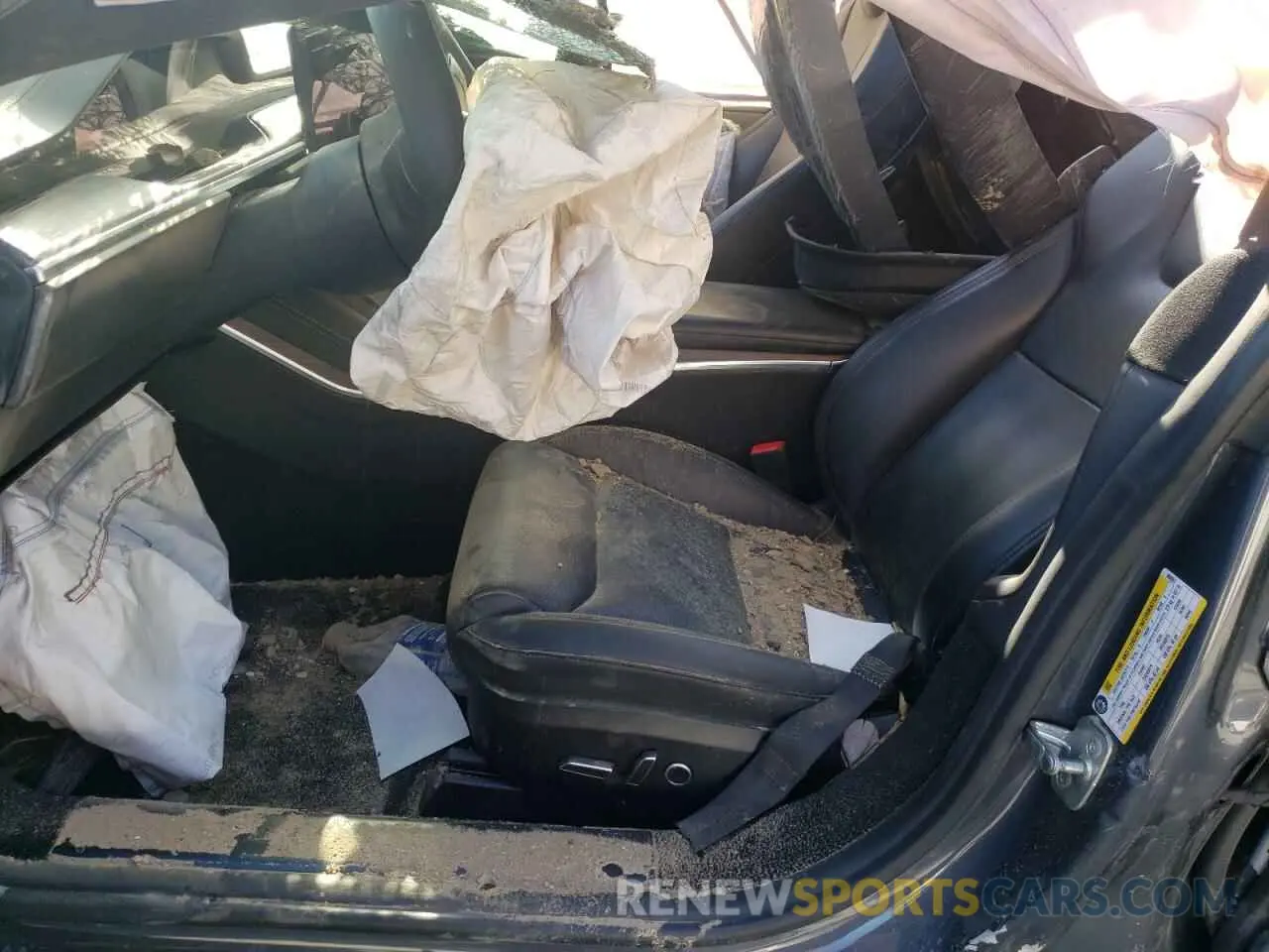 7 Photograph of a damaged car 5YJSA1E52NF480051 TESLA MODEL S 2022