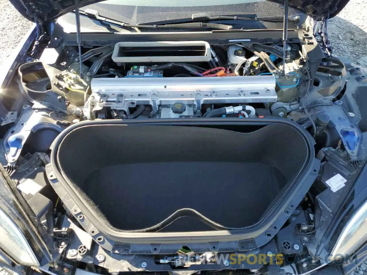 11 Photograph of a damaged car 5YJSA1E52NF490630 TESLA MODEL S 2022
