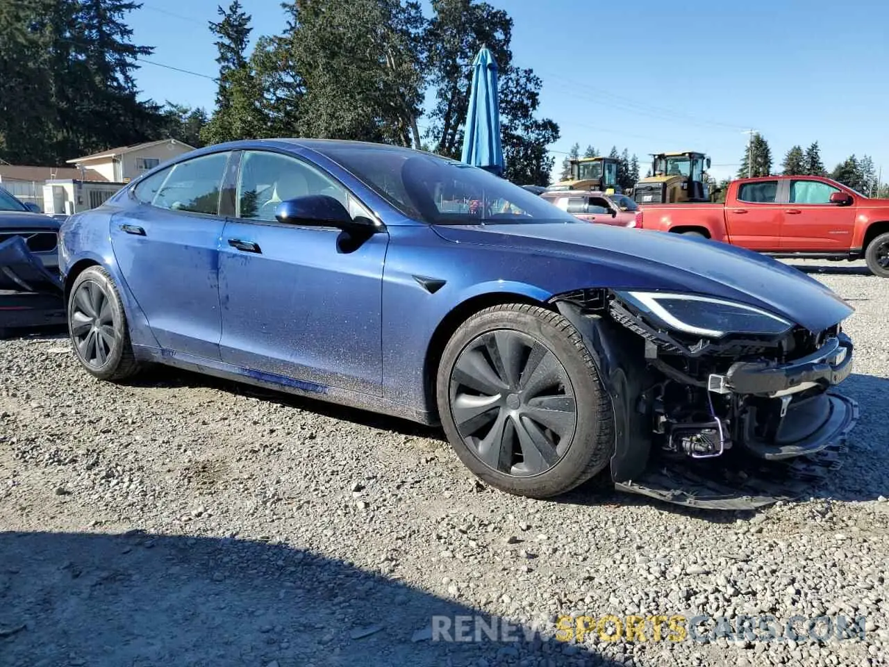4 Photograph of a damaged car 5YJSA1E52NF490630 TESLA MODEL S 2022