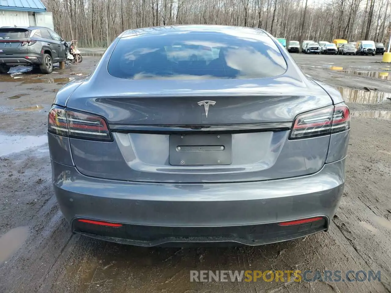 6 Photograph of a damaged car 5YJSA1E52NF493608 TESLA MODEL S 2022