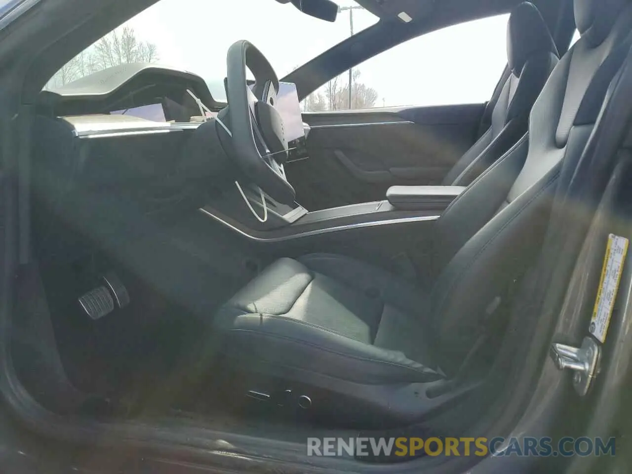 7 Photograph of a damaged car 5YJSA1E52NF493608 TESLA MODEL S 2022