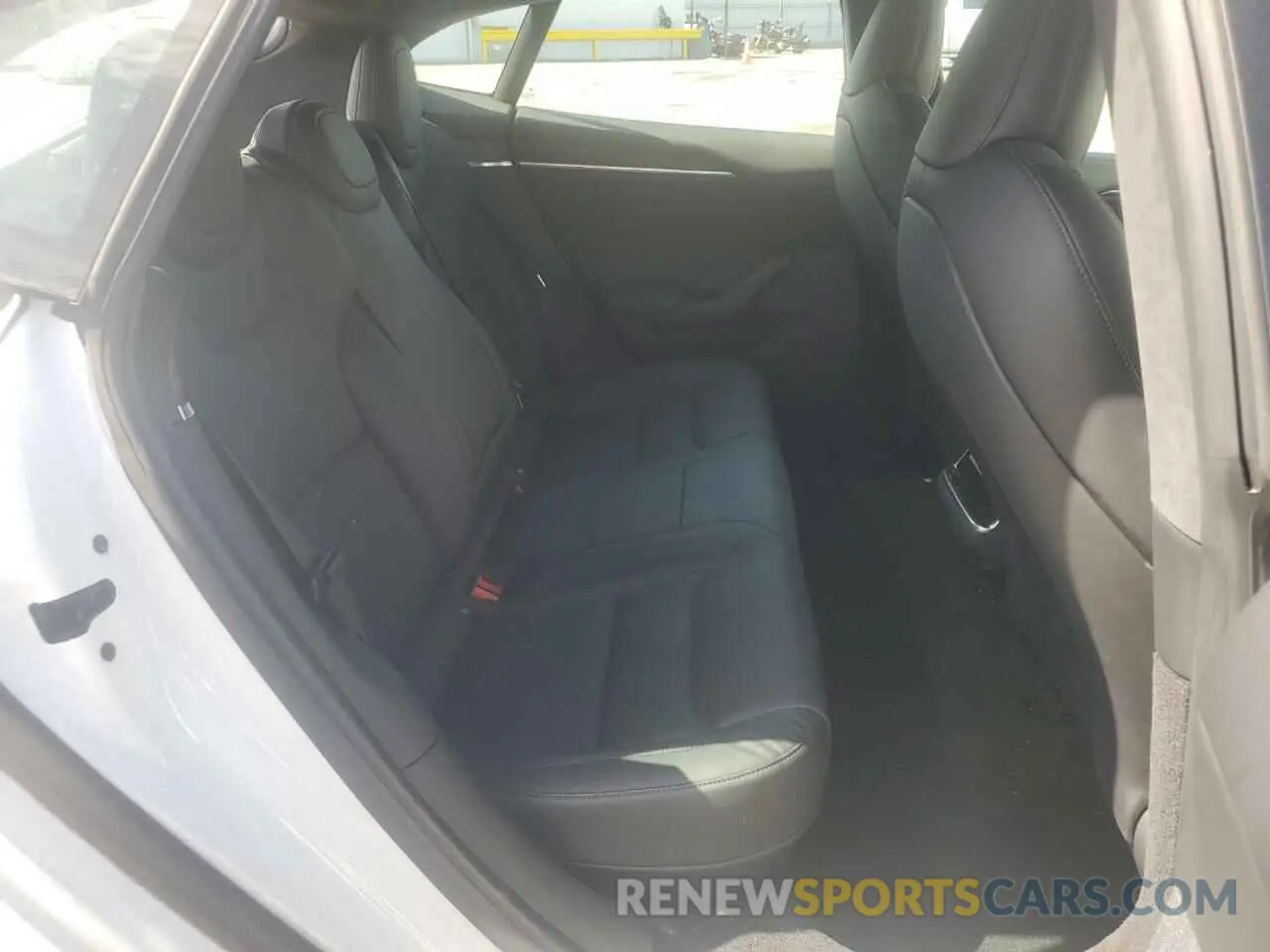 10 Photograph of a damaged car 5YJSA1E53NF474095 TESLA MODEL S 2022