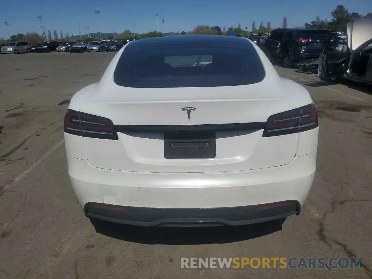 6 Photograph of a damaged car 5YJSA1E53NF474095 TESLA MODEL S 2022