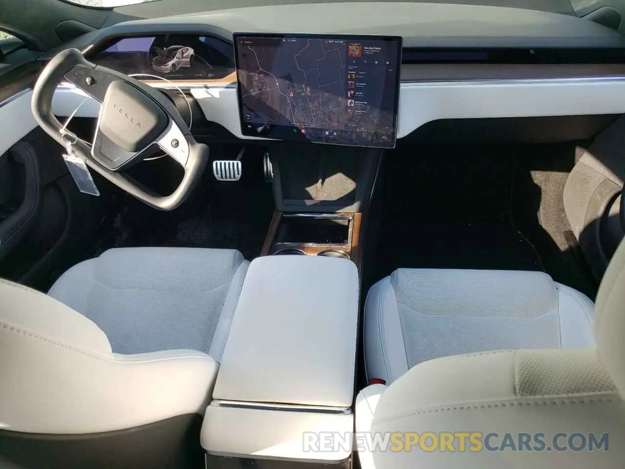 8 Photograph of a damaged car 5YJSA1E53NF478681 TESLA MODEL S 2022