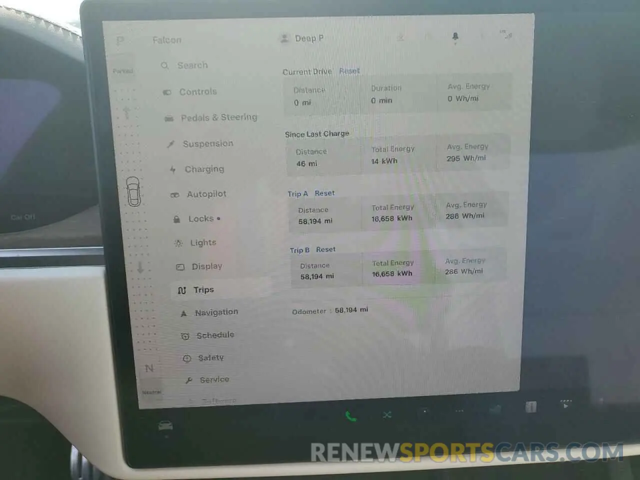 9 Photograph of a damaged car 5YJSA1E53NF478857 TESLA MODEL S 2022