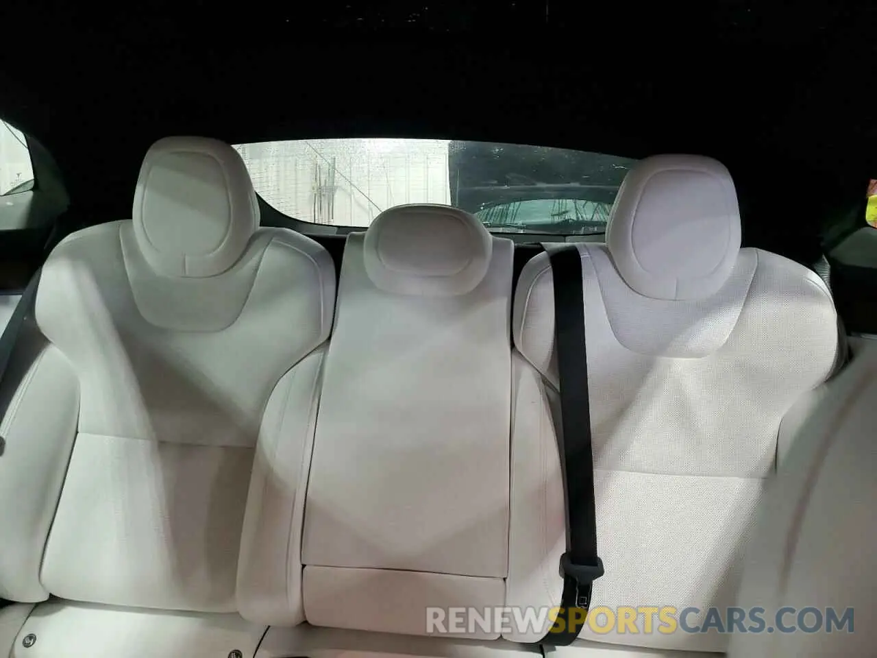 10 Photograph of a damaged car 5YJSA1E53NF483122 TESLA MODEL S 2022