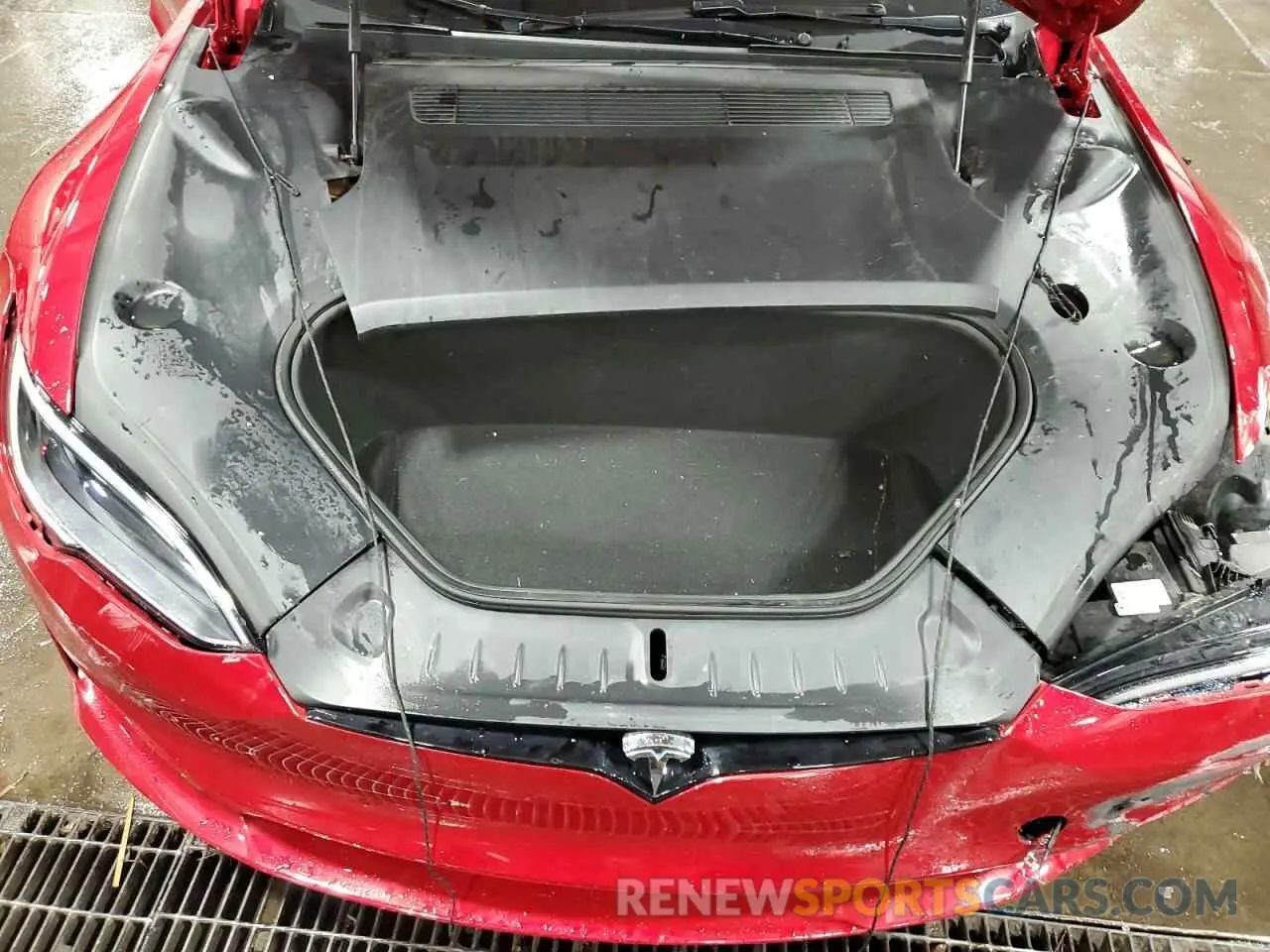 12 Photograph of a damaged car 5YJSA1E53NF483122 TESLA MODEL S 2022