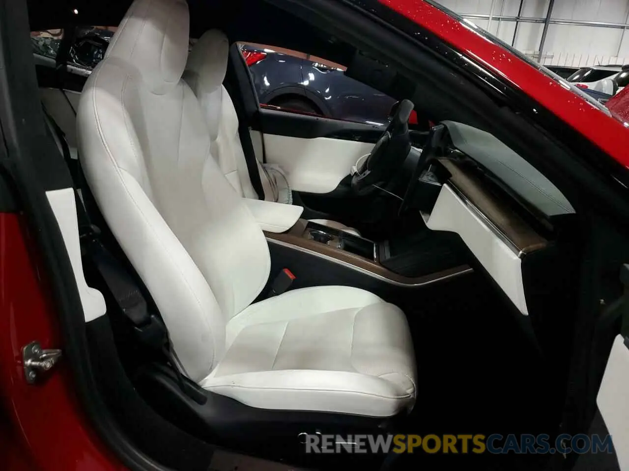 7 Photograph of a damaged car 5YJSA1E53NF483122 TESLA MODEL S 2022