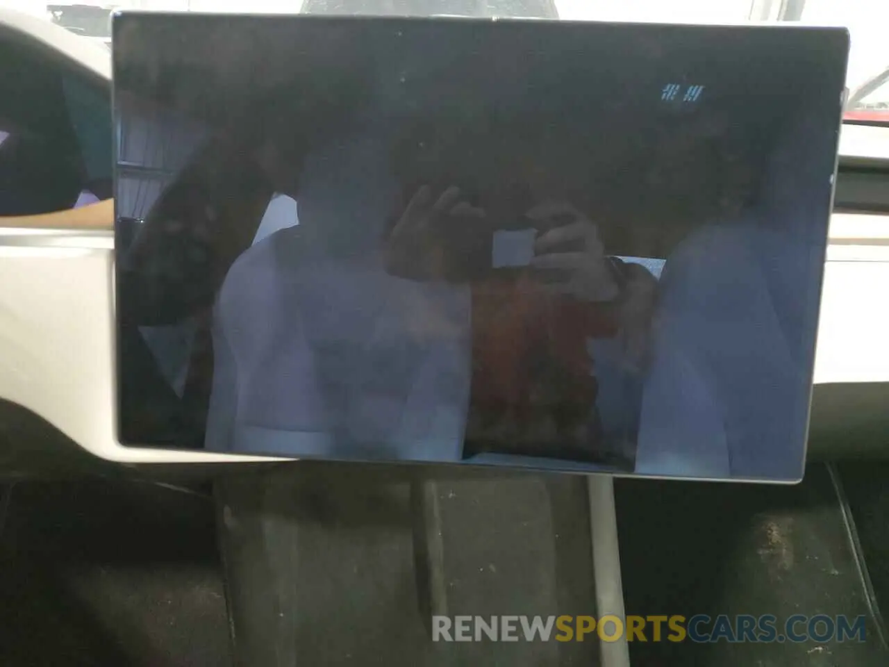 9 Photograph of a damaged car 5YJSA1E53NF483122 TESLA MODEL S 2022
