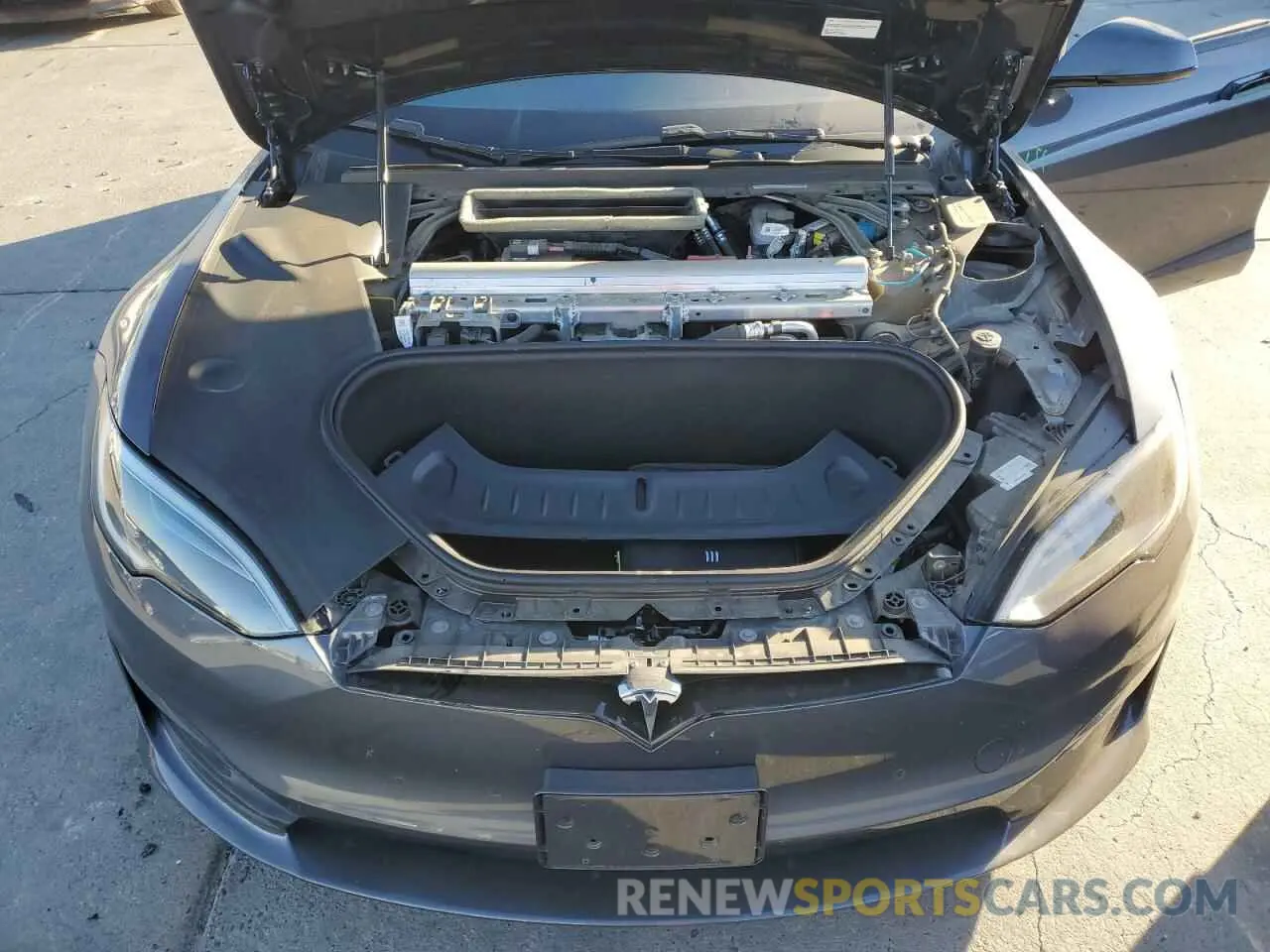 11 Photograph of a damaged car 5YJSA1E53NF483508 TESLA MODEL S 2022