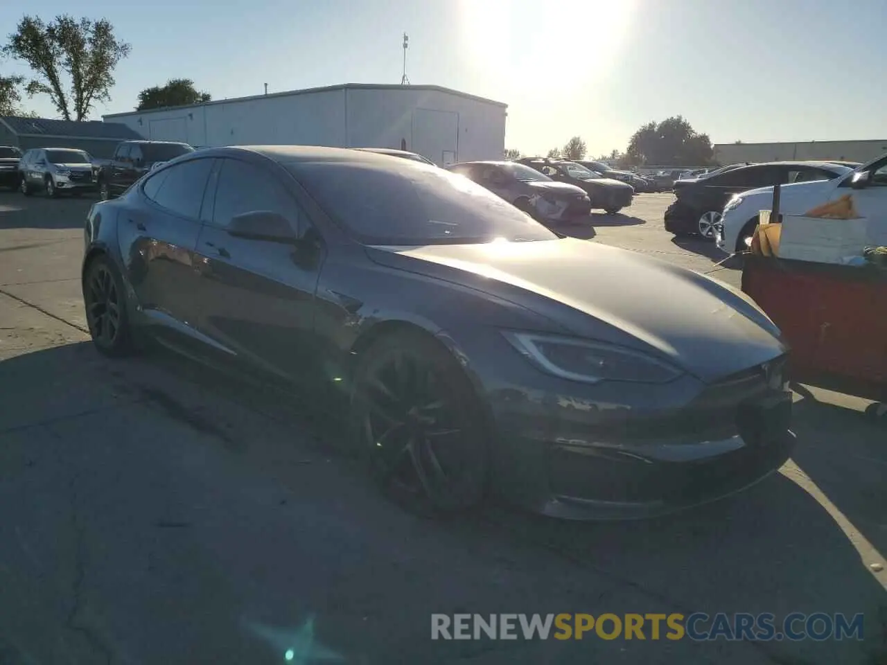 4 Photograph of a damaged car 5YJSA1E53NF483508 TESLA MODEL S 2022