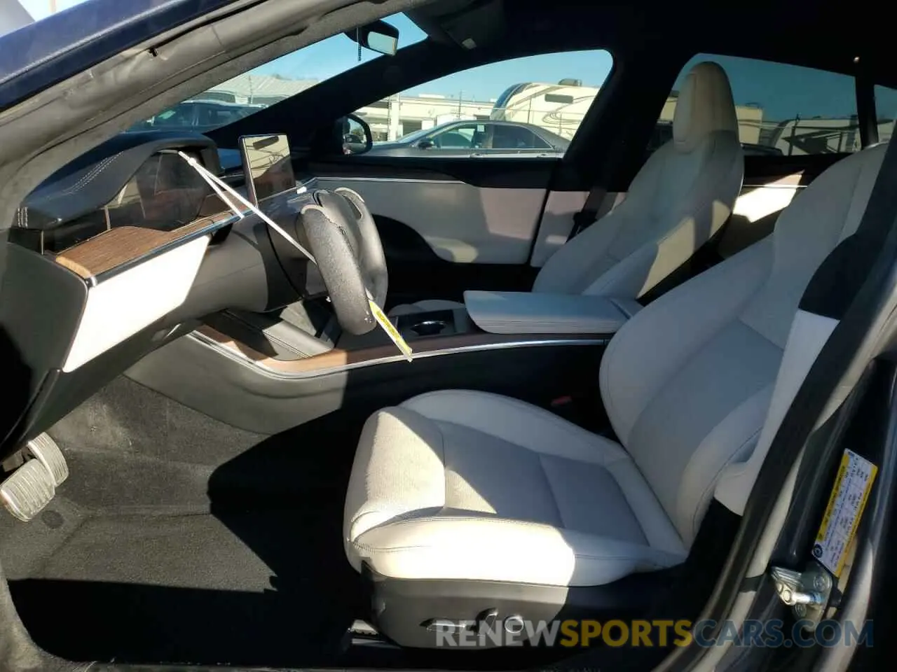 7 Photograph of a damaged car 5YJSA1E53NF483508 TESLA MODEL S 2022
