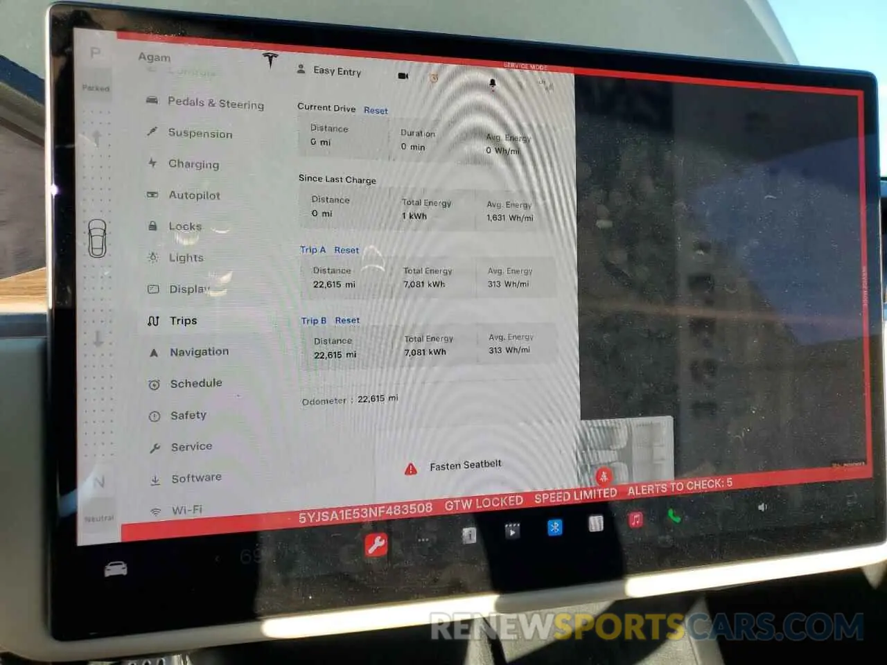 9 Photograph of a damaged car 5YJSA1E53NF483508 TESLA MODEL S 2022