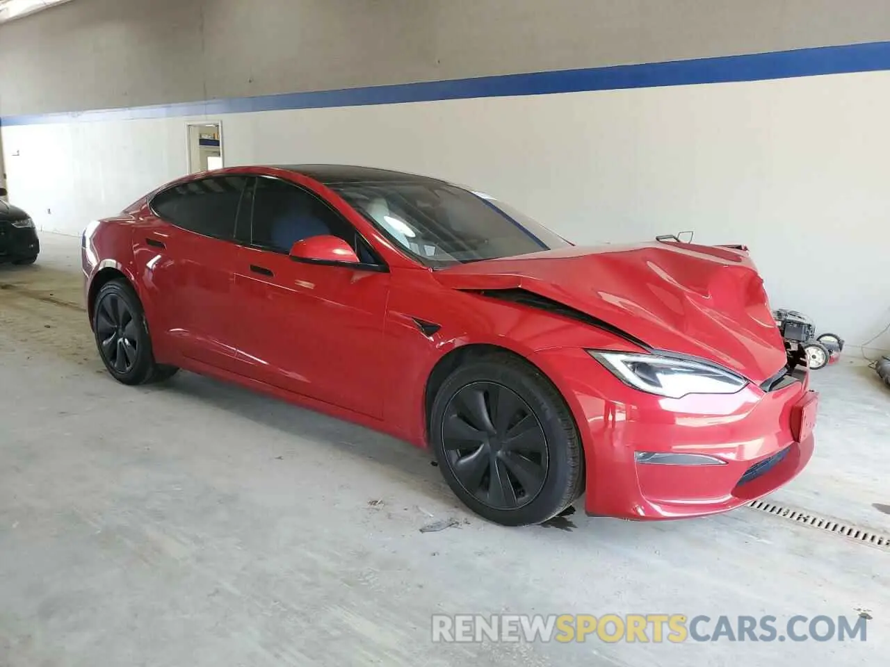 4 Photograph of a damaged car 5YJSA1E53NF486764 TESLA MODEL S 2022
