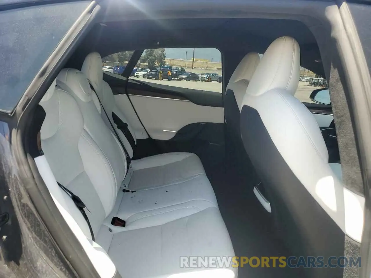 10 Photograph of a damaged car 5YJSA1E53NF491494 TESLA MODEL S 2022