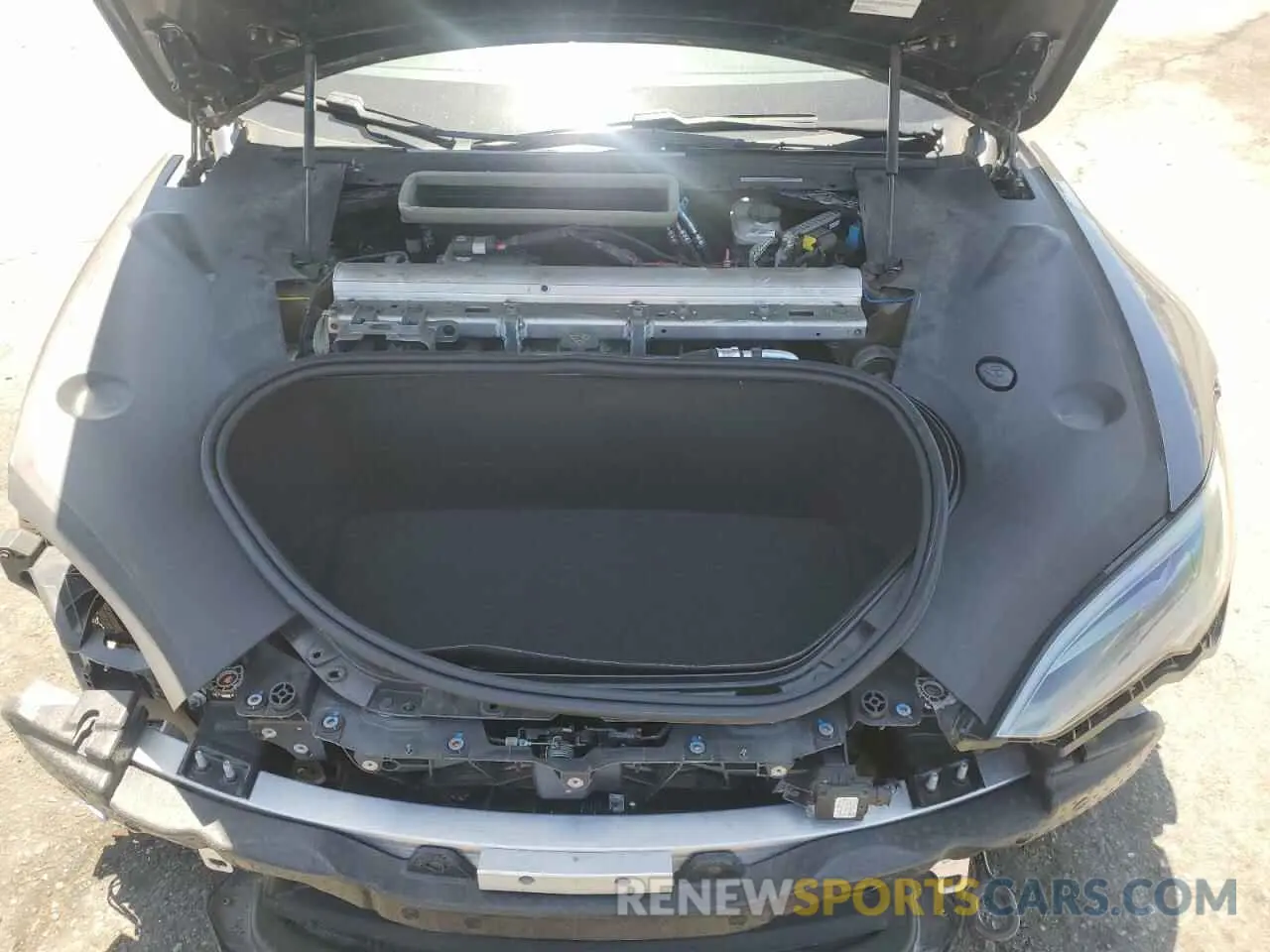 11 Photograph of a damaged car 5YJSA1E53NF491494 TESLA MODEL S 2022