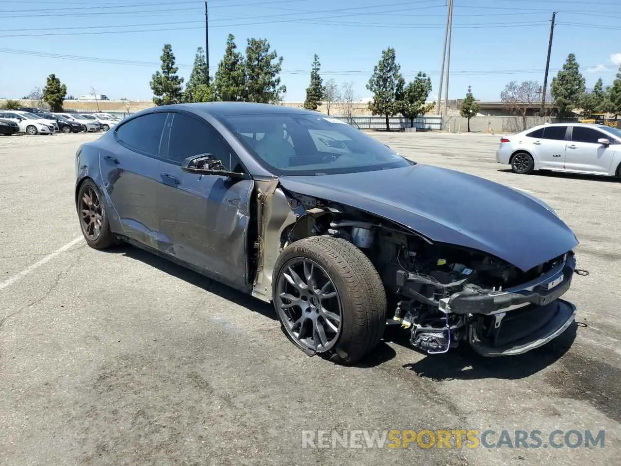 4 Photograph of a damaged car 5YJSA1E53NF491494 TESLA MODEL S 2022
