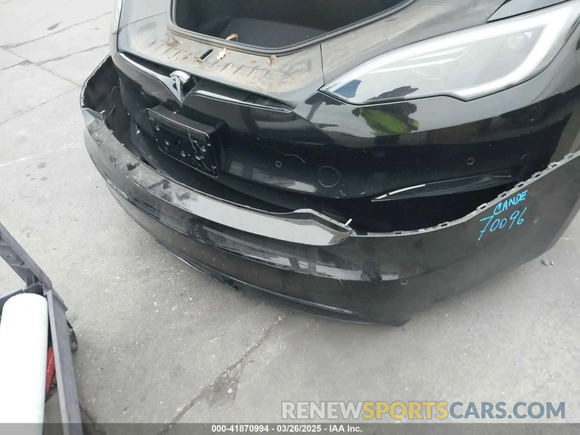 12 Photograph of a damaged car 5YJSA1E55NF474342 TESLA MODEL S 2022