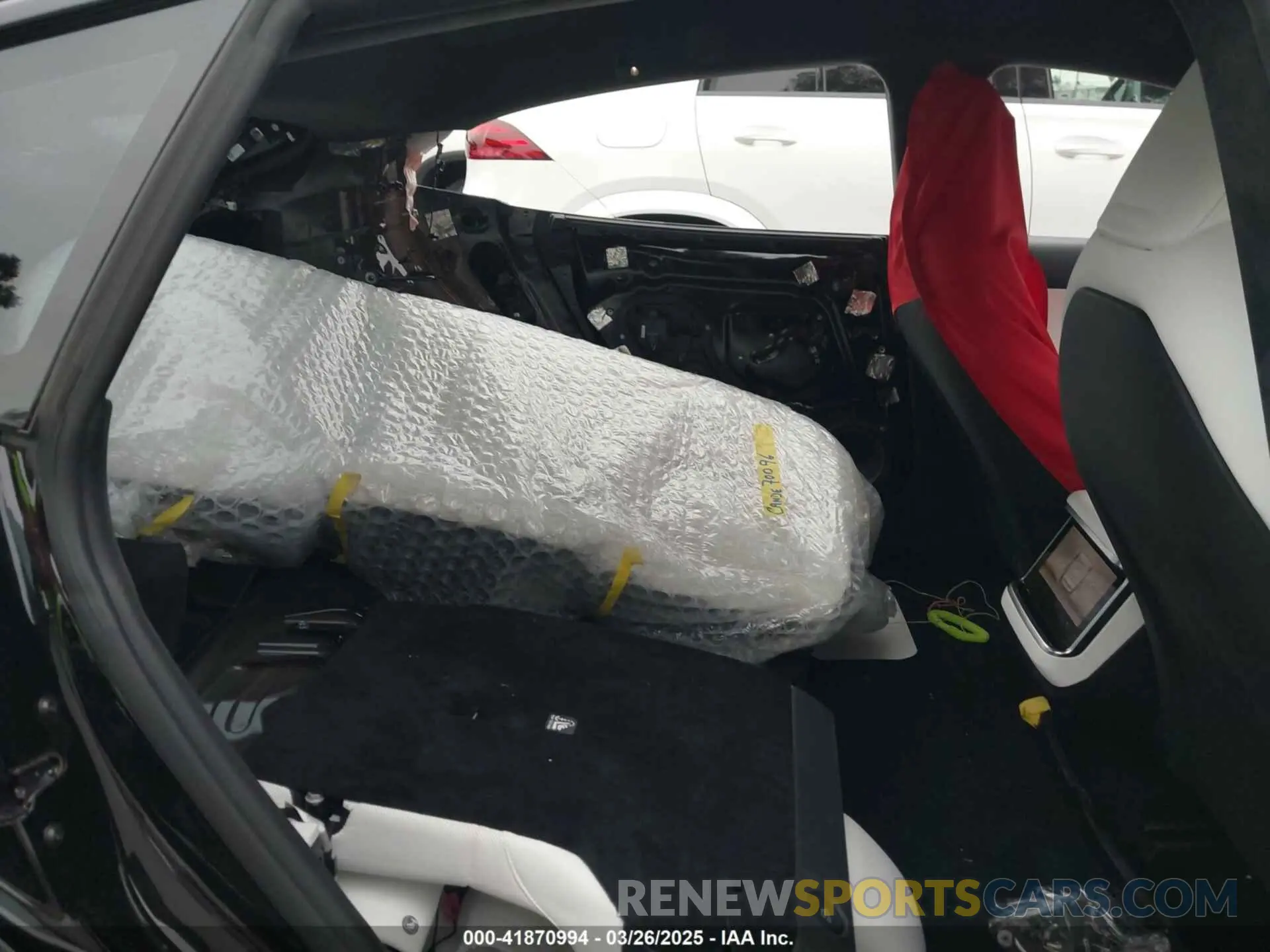 8 Photograph of a damaged car 5YJSA1E55NF474342 TESLA MODEL S 2022