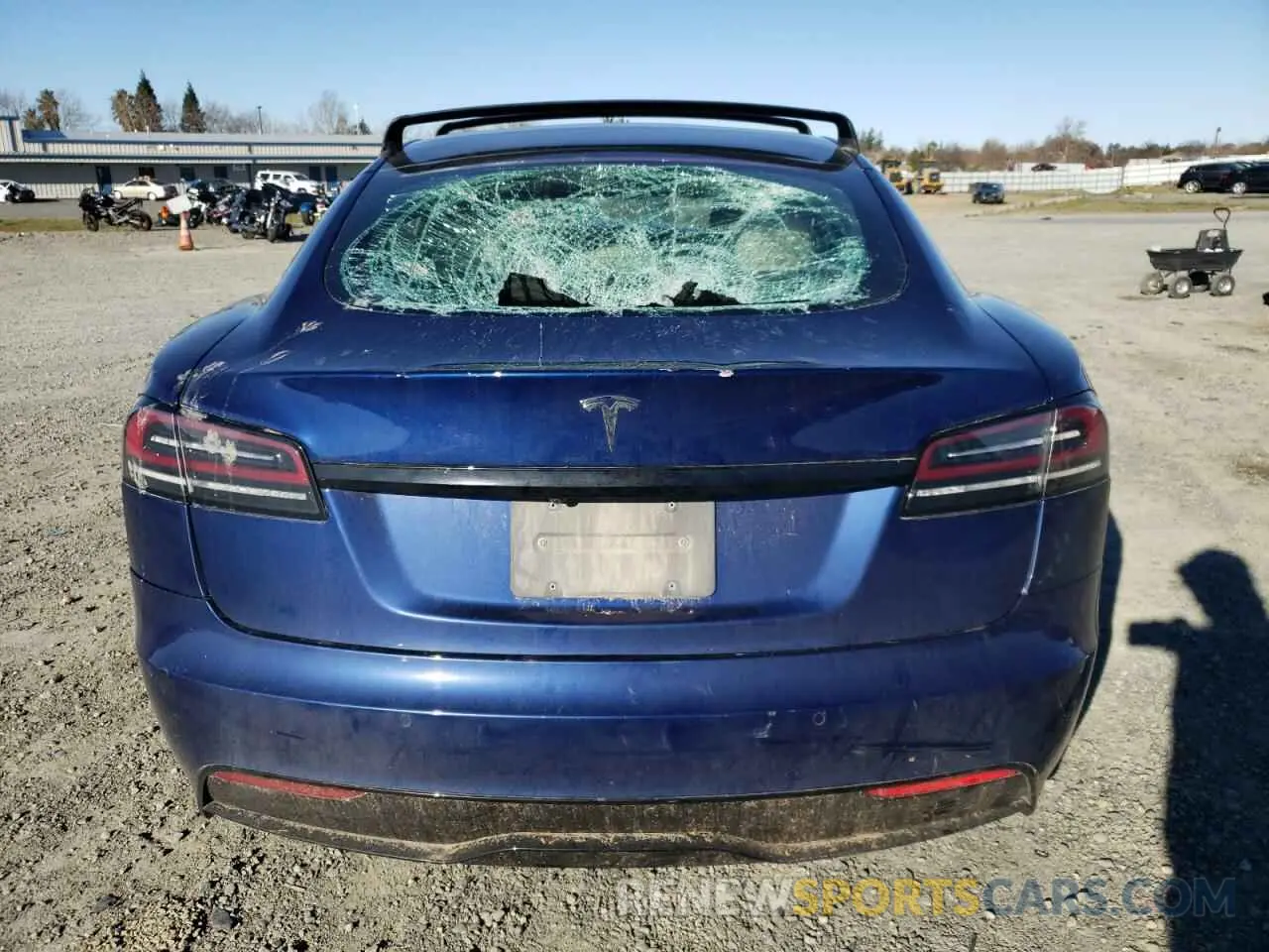 6 Photograph of a damaged car 5YJSA1E55NF475989 TESLA MODEL S 2022