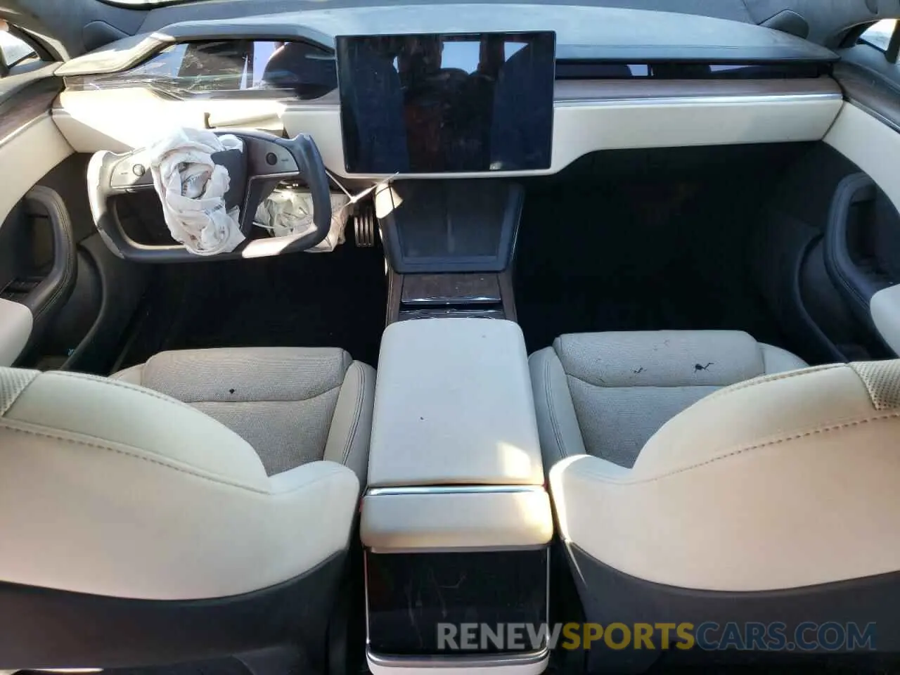 8 Photograph of a damaged car 5YJSA1E55NF475989 TESLA MODEL S 2022