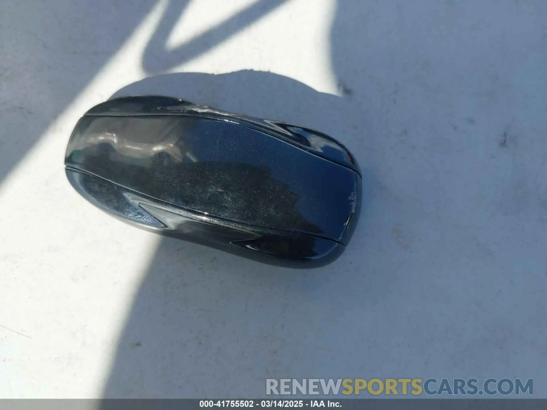 11 Photograph of a damaged car 5YJSA1E55NF483364 TESLA MODEL S 2022