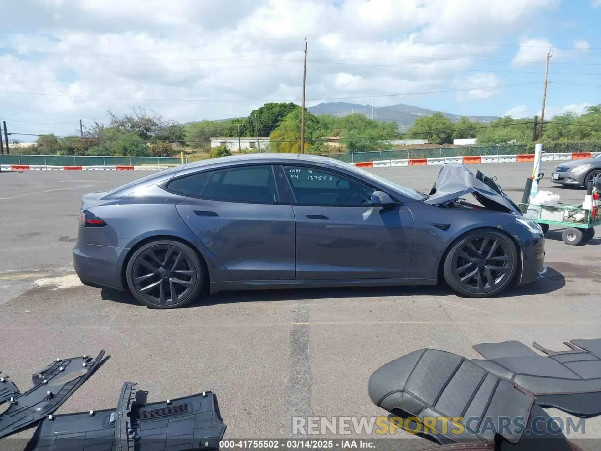 14 Photograph of a damaged car 5YJSA1E55NF483364 TESLA MODEL S 2022