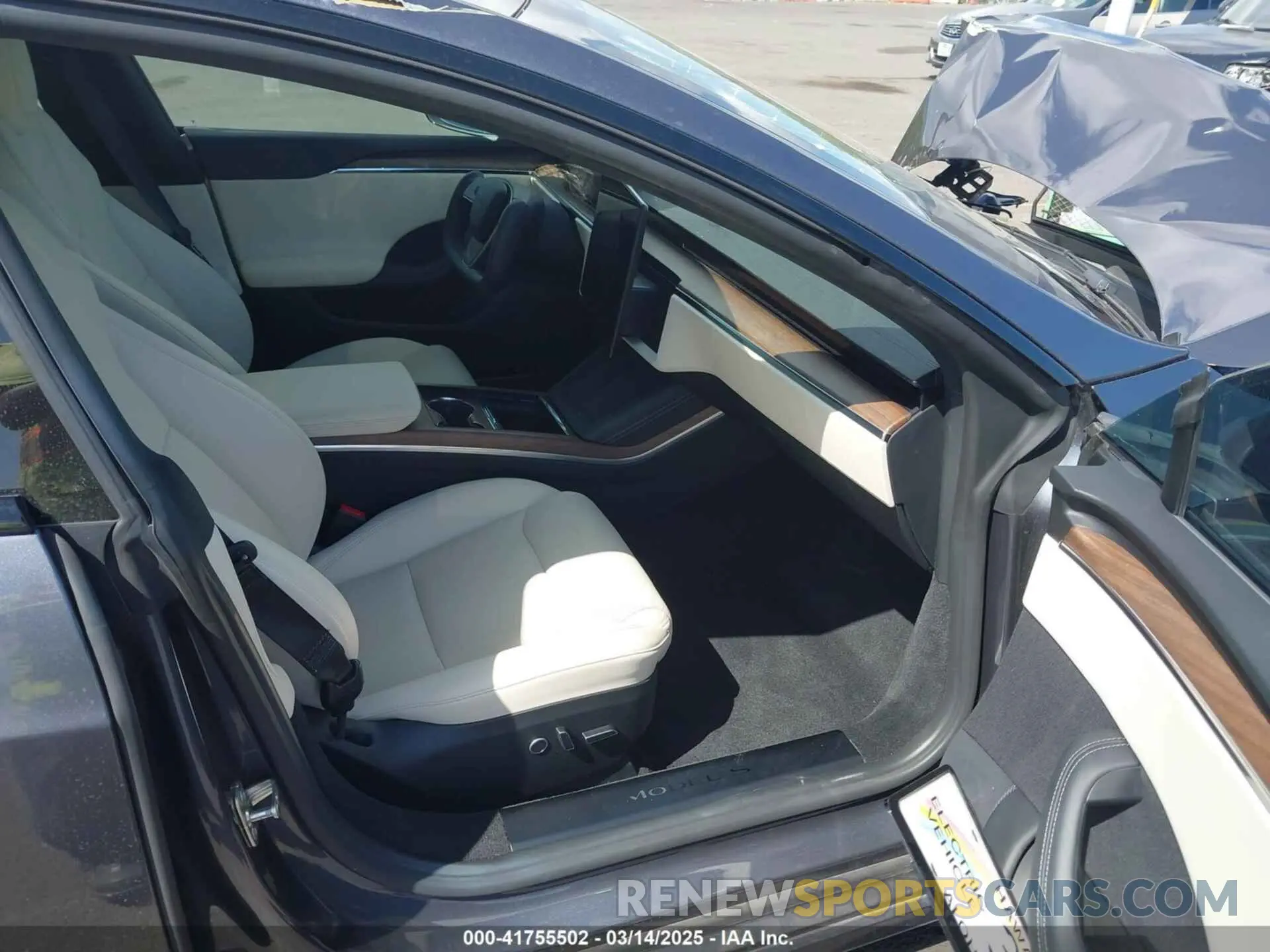 5 Photograph of a damaged car 5YJSA1E55NF483364 TESLA MODEL S 2022