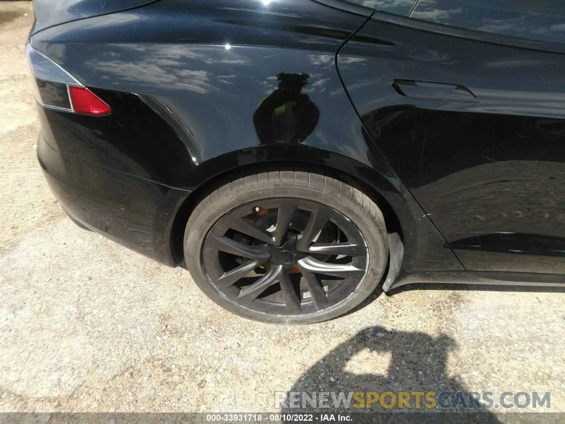 13 Photograph of a damaged car 5YJSA1E56NF461356 TESLA MODEL S 2022