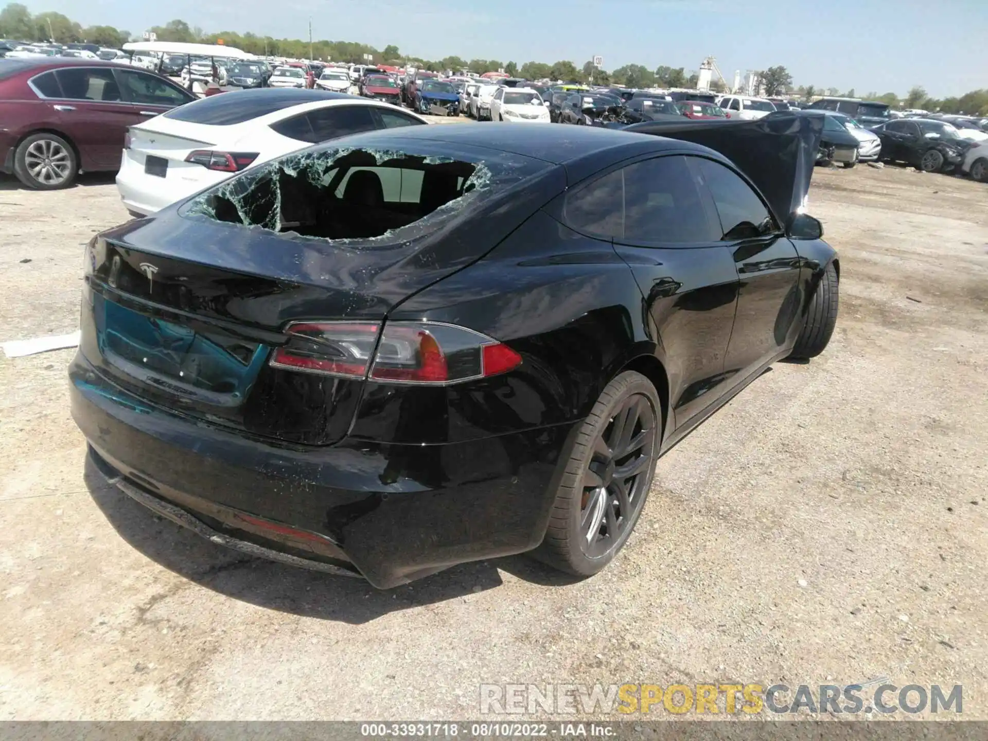 4 Photograph of a damaged car 5YJSA1E56NF461356 TESLA MODEL S 2022