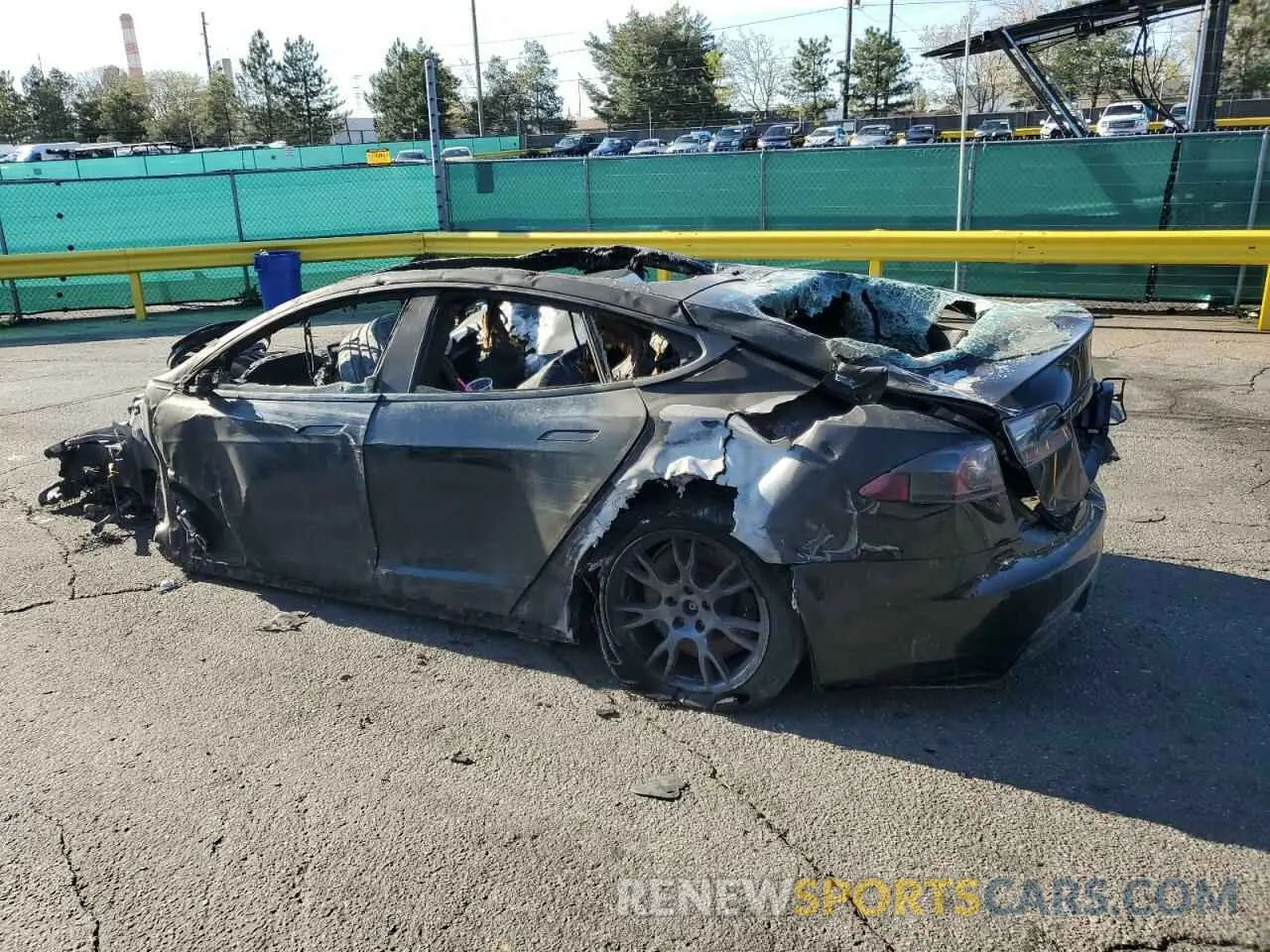 2 Photograph of a damaged car 5YJSA1E56NF464984 TESLA MODEL S 2022