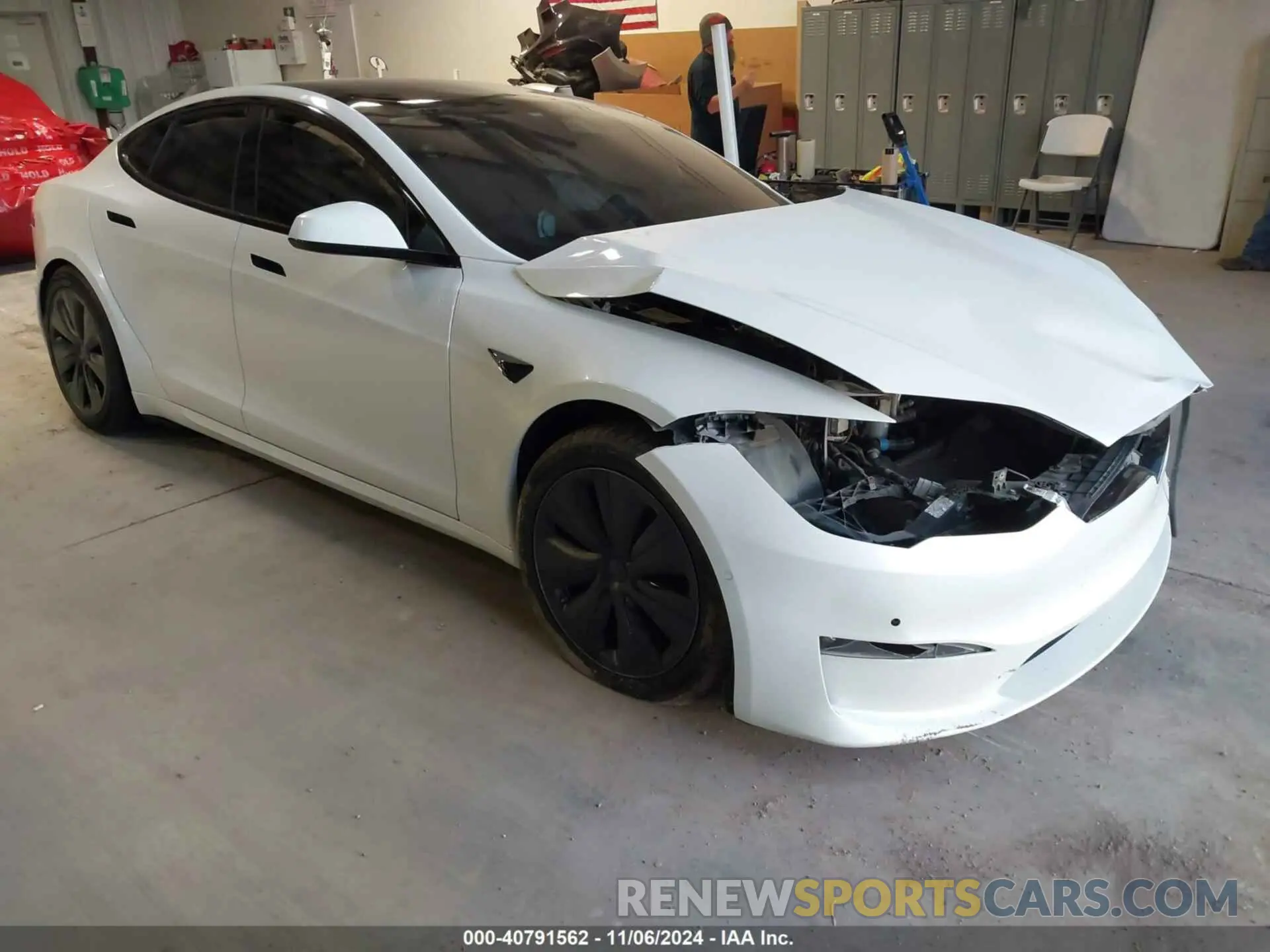 1 Photograph of a damaged car 5YJSA1E56NF476424 TESLA MODEL S 2022