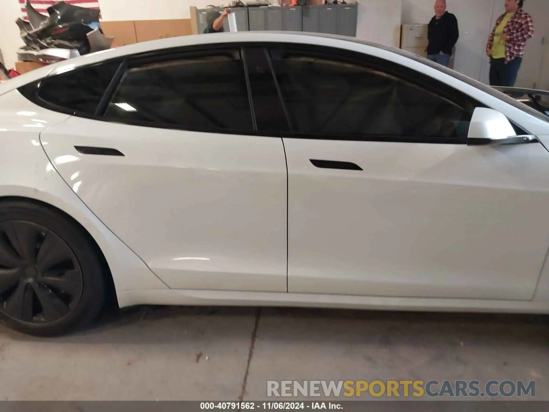 13 Photograph of a damaged car 5YJSA1E56NF476424 TESLA MODEL S 2022