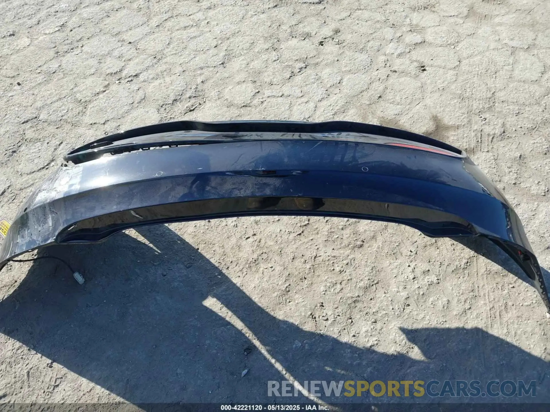 11 Photograph of a damaged car 5YJSA1E56NF492915 TESLA MODEL S 2022