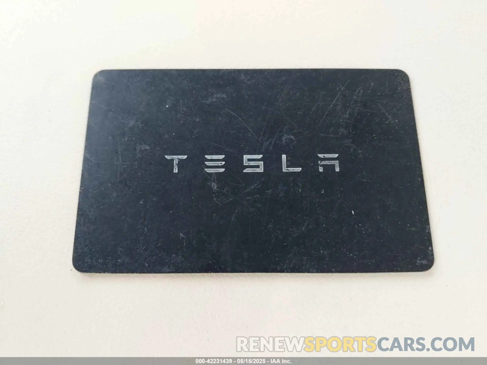 11 Photograph of a damaged car 5YJSA1E57NF462175 TESLA MODEL S 2022
