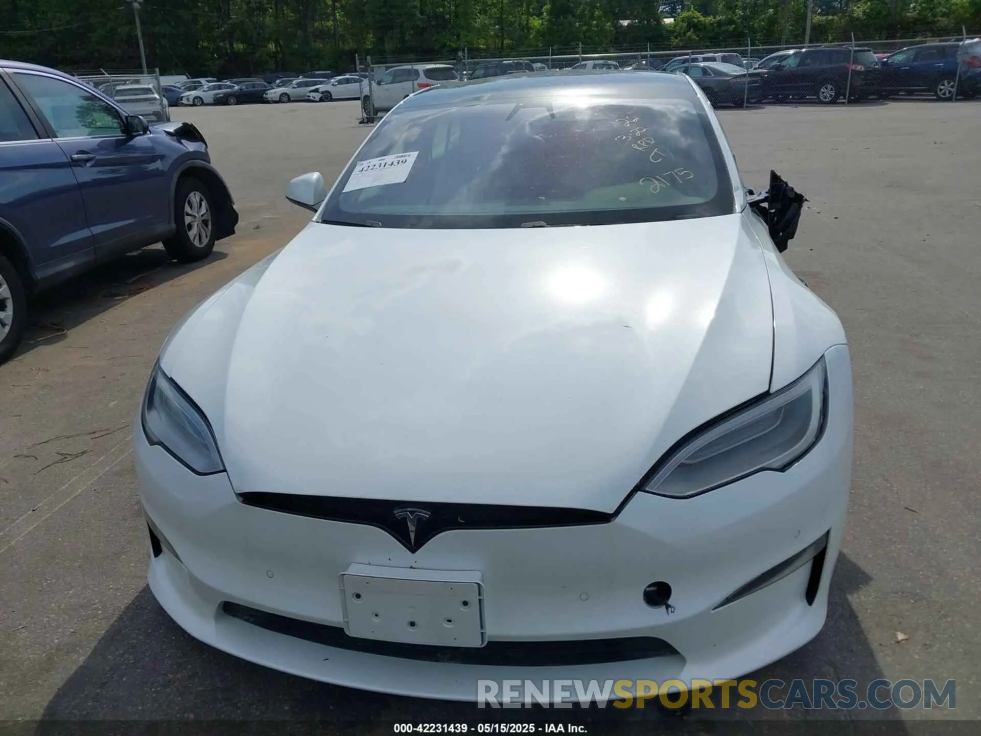 12 Photograph of a damaged car 5YJSA1E57NF462175 TESLA MODEL S 2022
