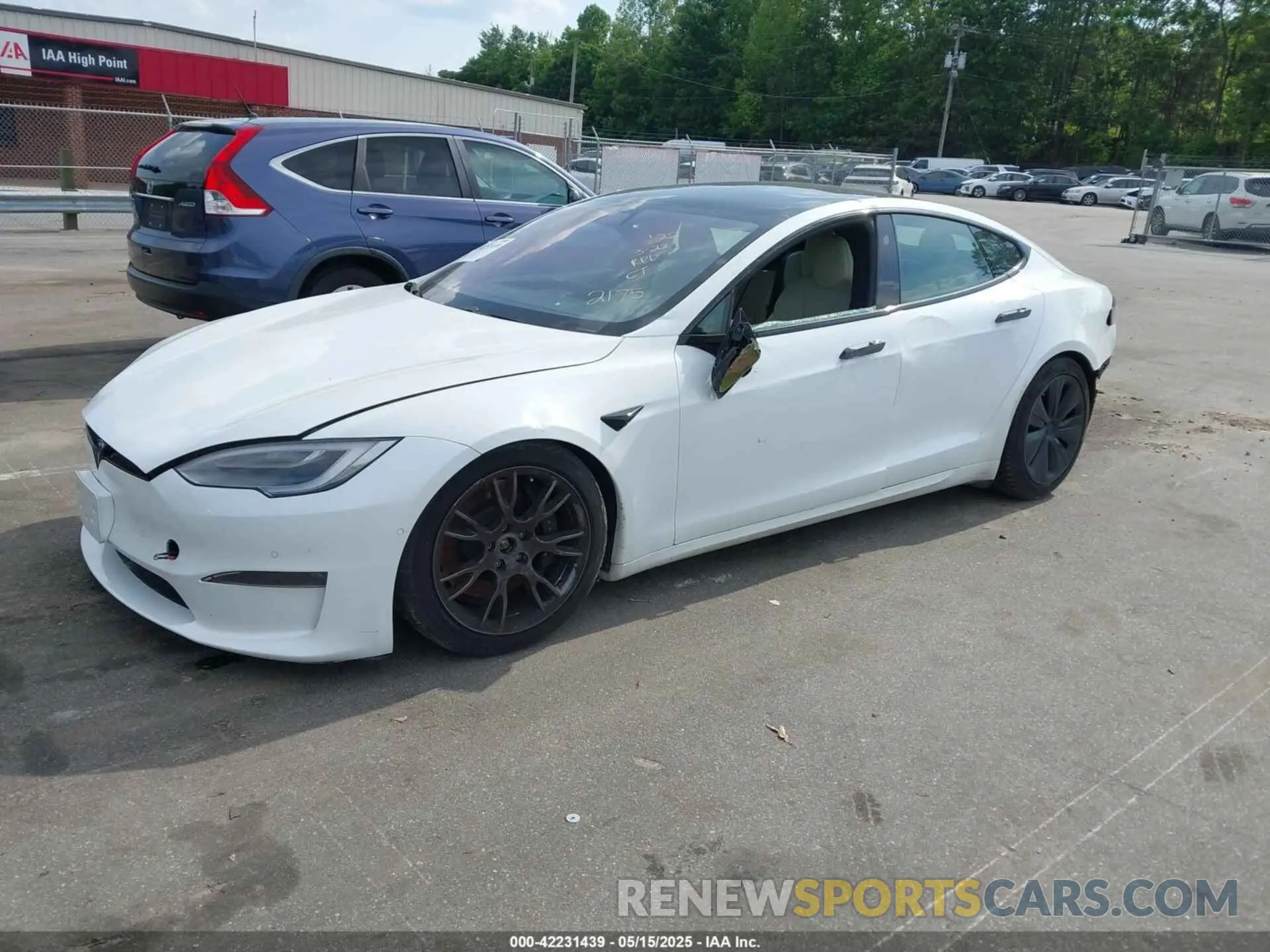2 Photograph of a damaged car 5YJSA1E57NF462175 TESLA MODEL S 2022