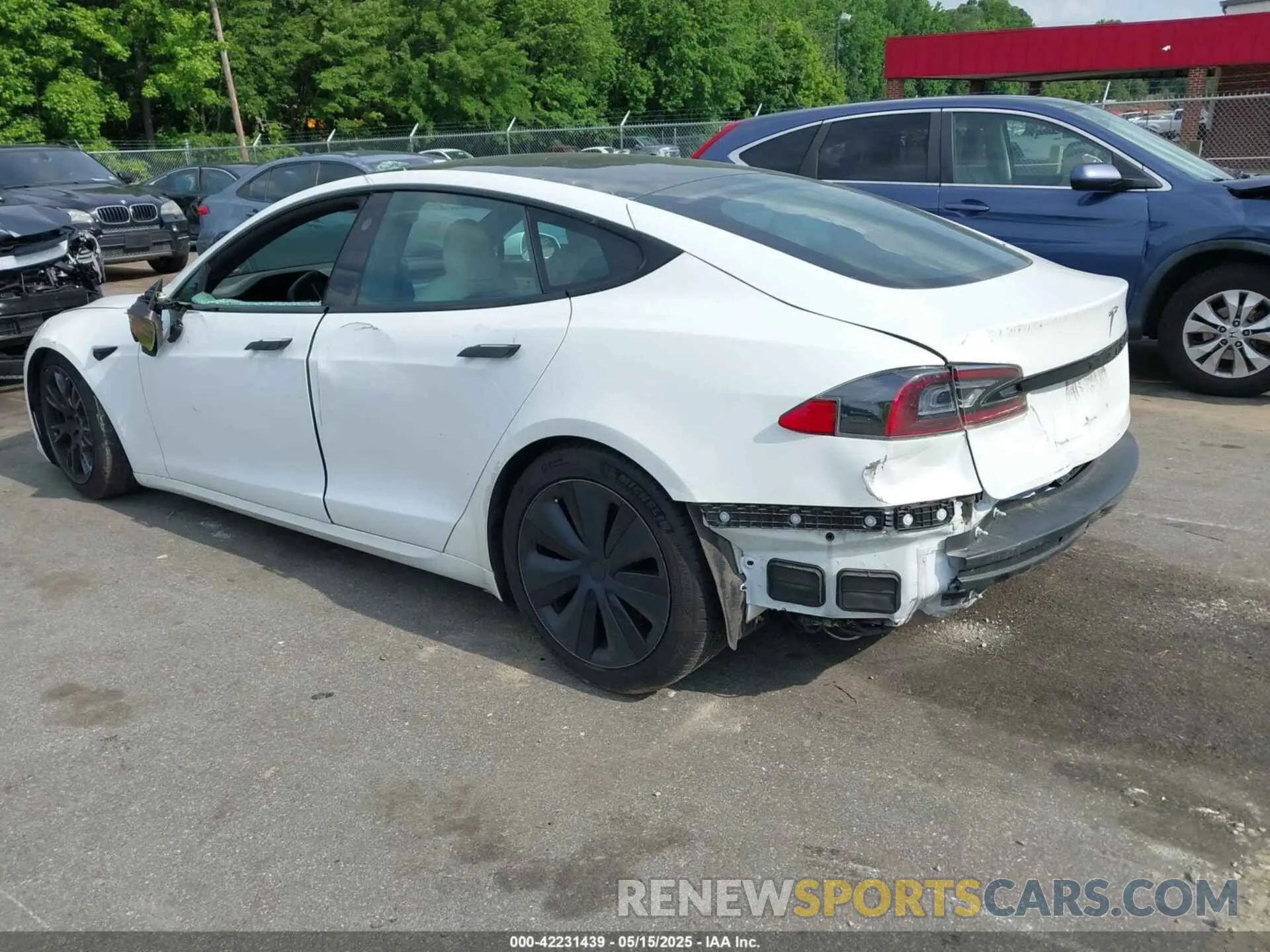 3 Photograph of a damaged car 5YJSA1E57NF462175 TESLA MODEL S 2022