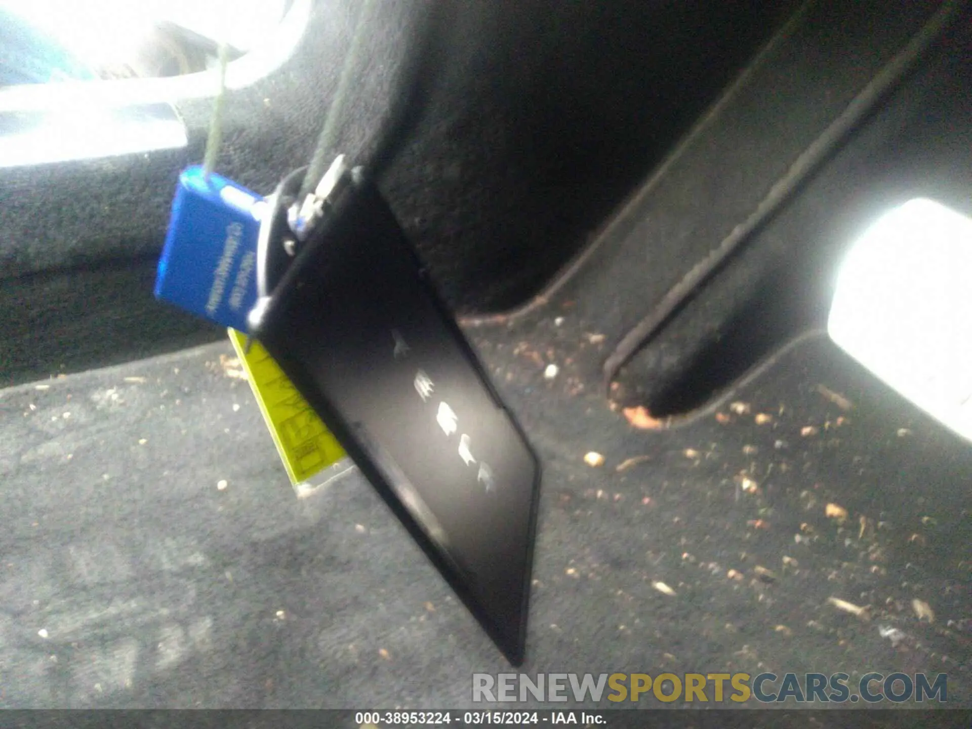 11 Photograph of a damaged car 5YJSA1E57NF462869 TESLA MODEL S 2022