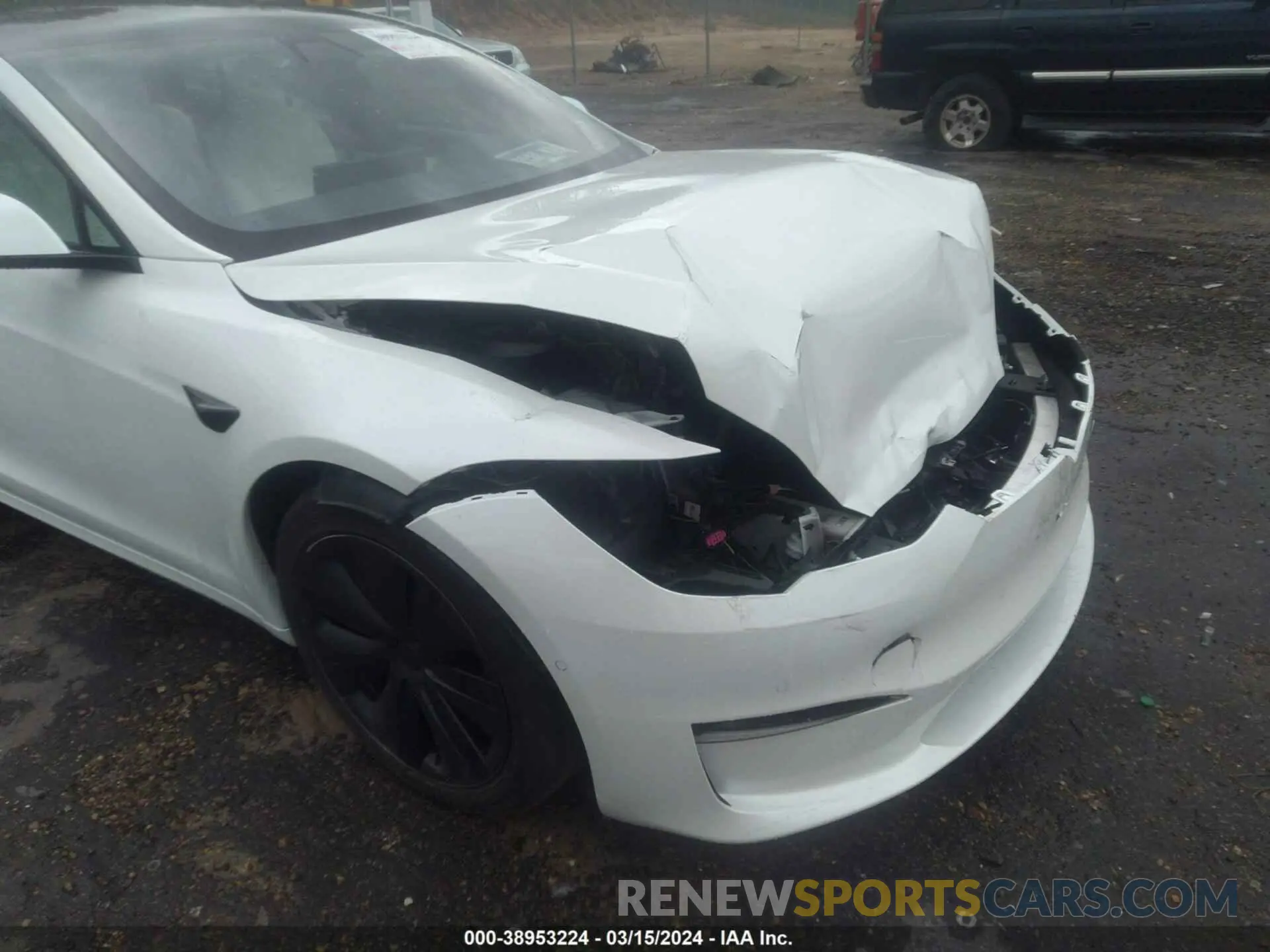 17 Photograph of a damaged car 5YJSA1E57NF462869 TESLA MODEL S 2022