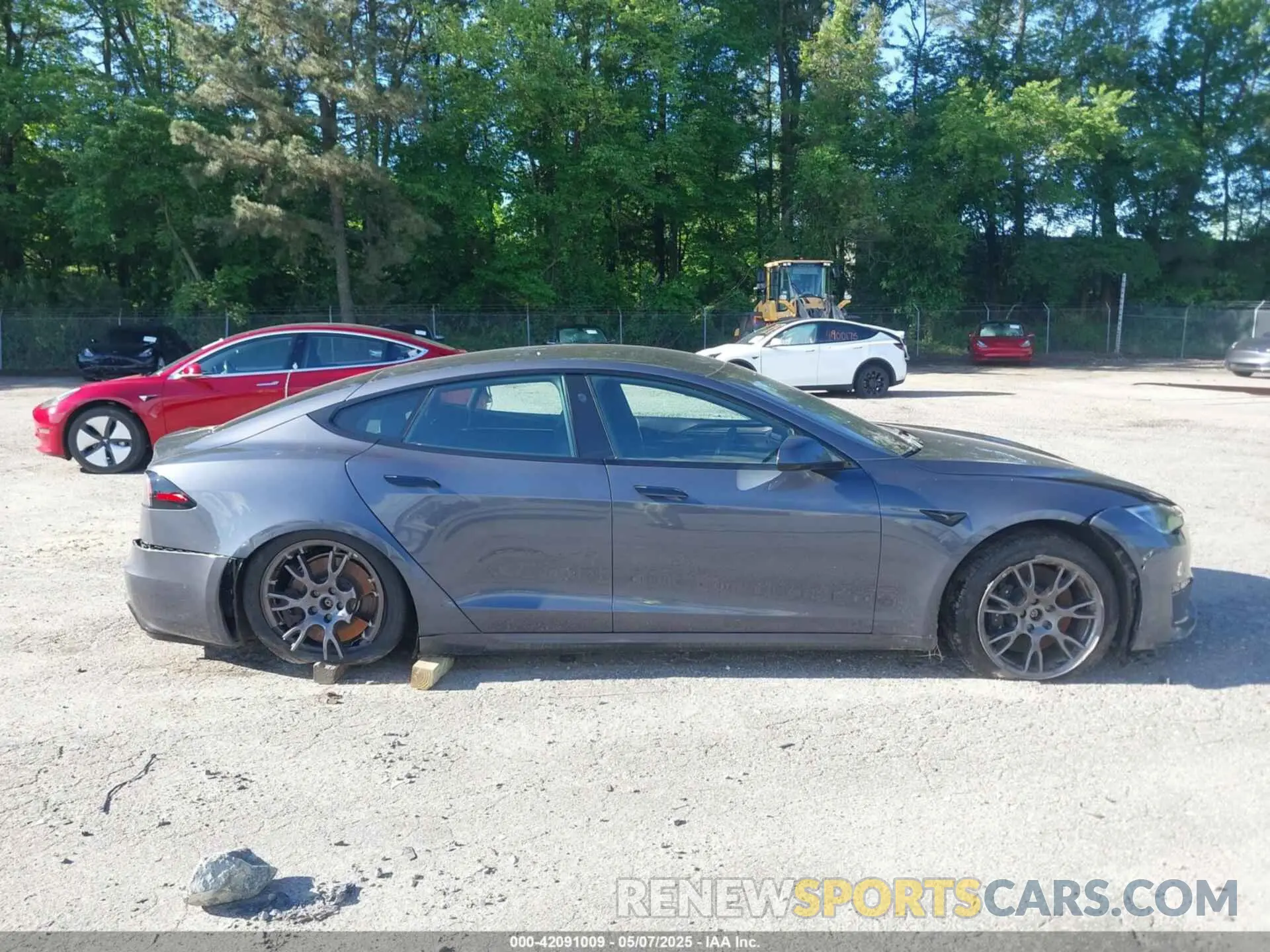 13 Photograph of a damaged car 5YJSA1E57NF479056 TESLA MODEL S 2022