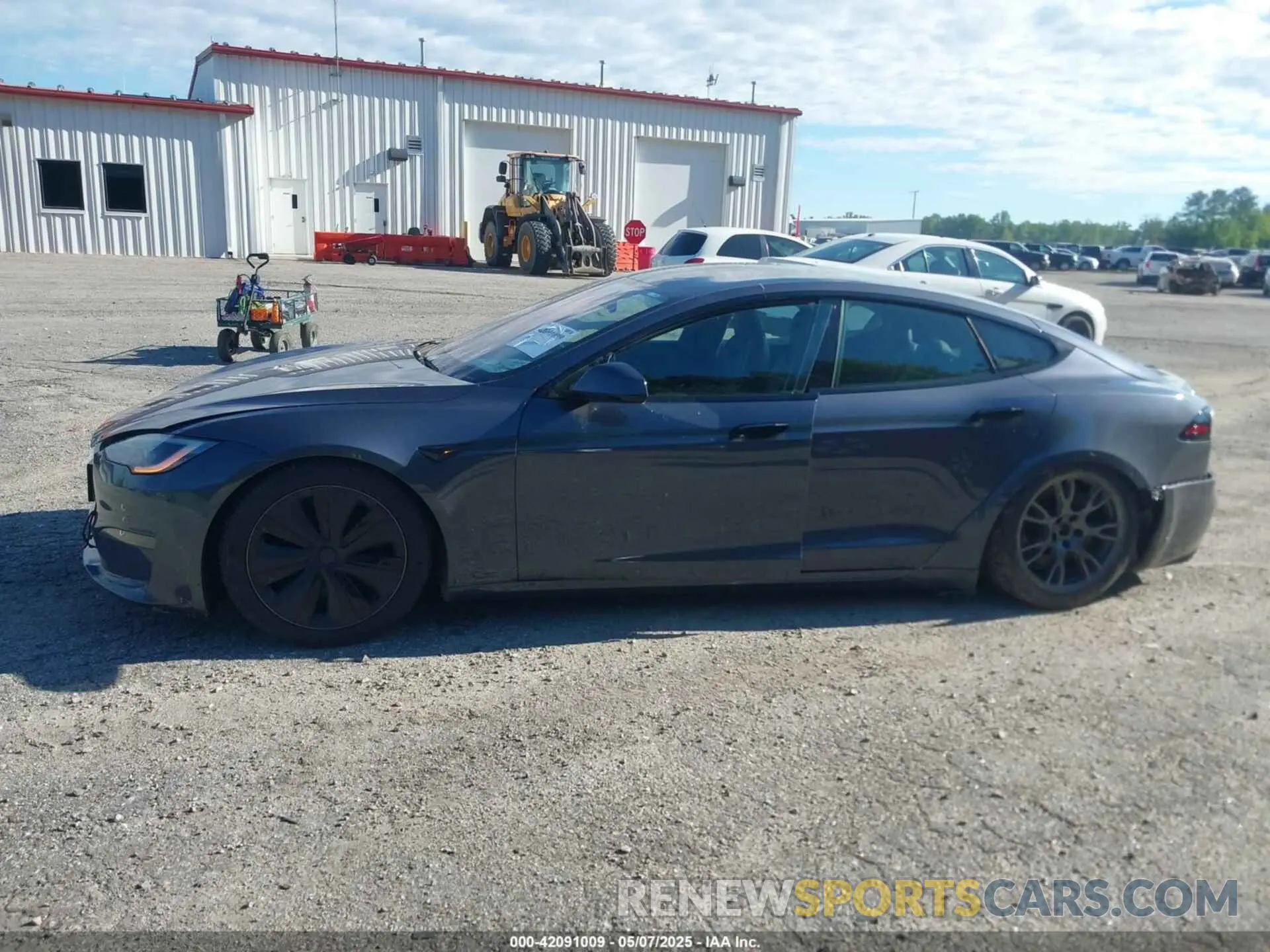 14 Photograph of a damaged car 5YJSA1E57NF479056 TESLA MODEL S 2022